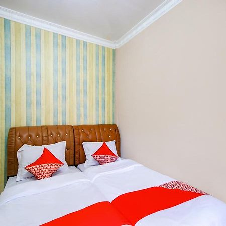 Oyo 3389 Sonya Homestay Syariah Tebing Tinggi Exteriér fotografie