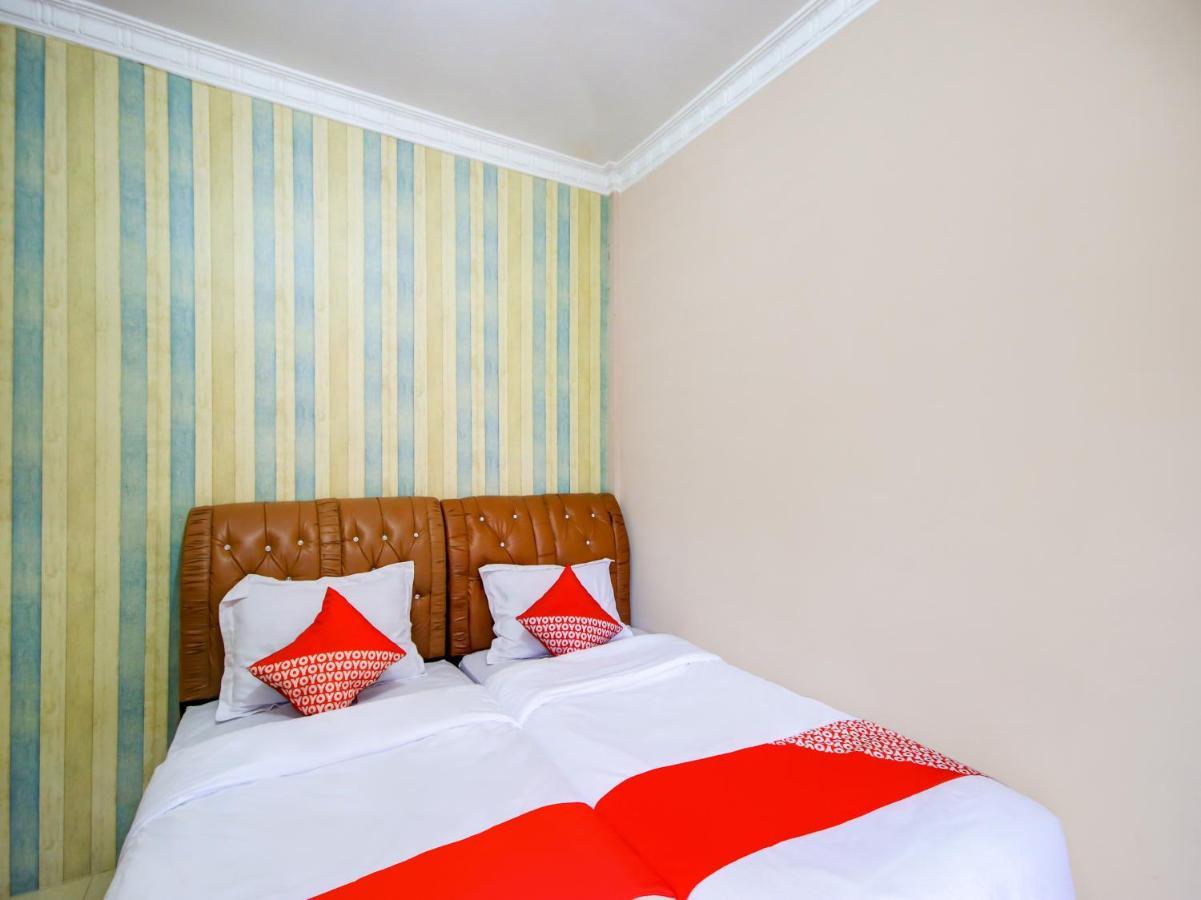 Oyo 3389 Sonya Homestay Syariah Tebing Tinggi Exteriér fotografie