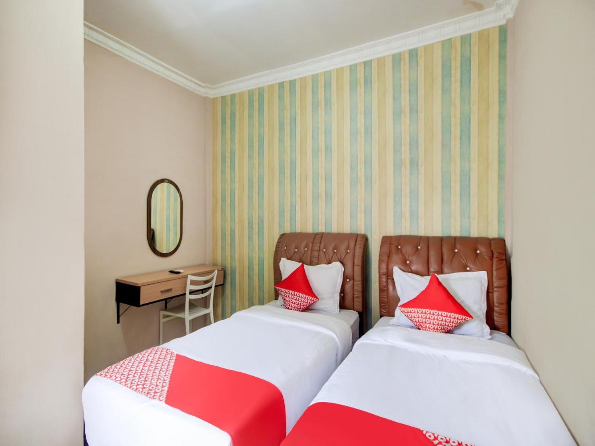 Oyo 3389 Sonya Homestay Syariah Tebing Tinggi Exteriér fotografie